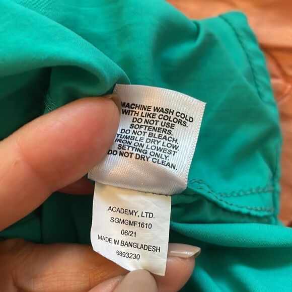 Magellan “Laguna Madre” green nylon fish gear short sleeved shirt - Picture 10 of 10